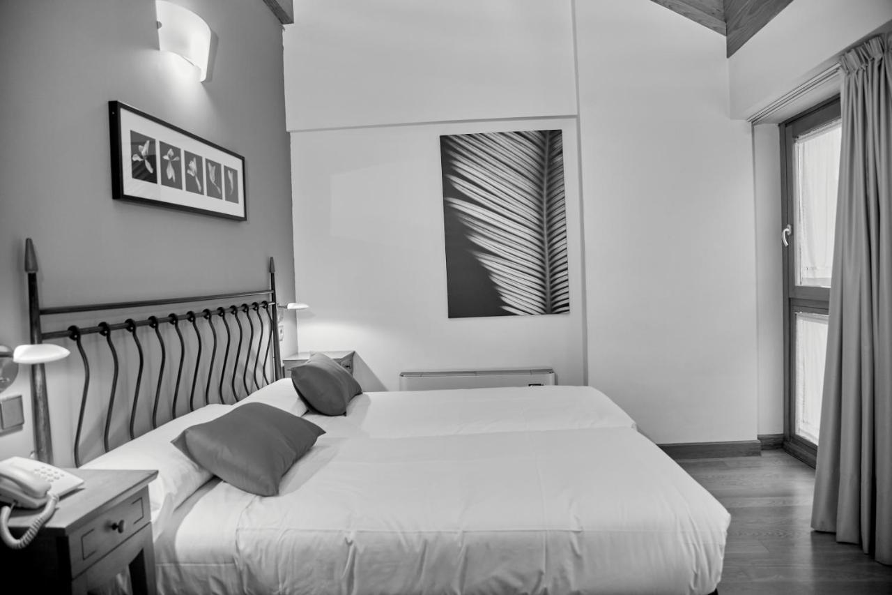 Hotel Casa Azcona Zizur Mayor Esterno foto