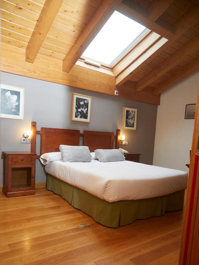 Hotel Casa Azcona Zizur Mayor Esterno foto