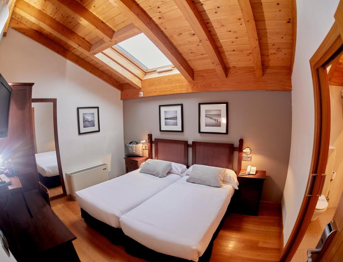 Hotel Casa Azcona Zizur Mayor Esterno foto