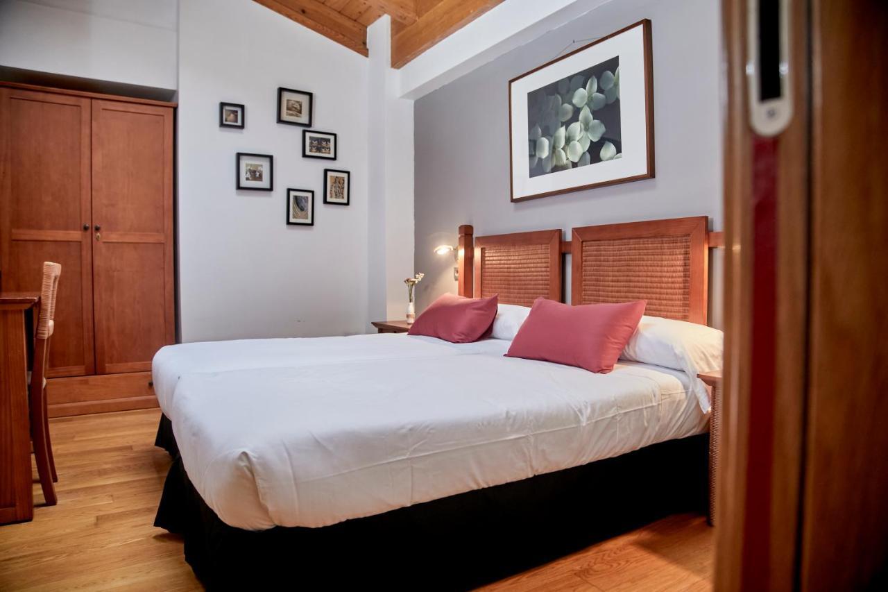 Hotel Casa Azcona Zizur Mayor Esterno foto
