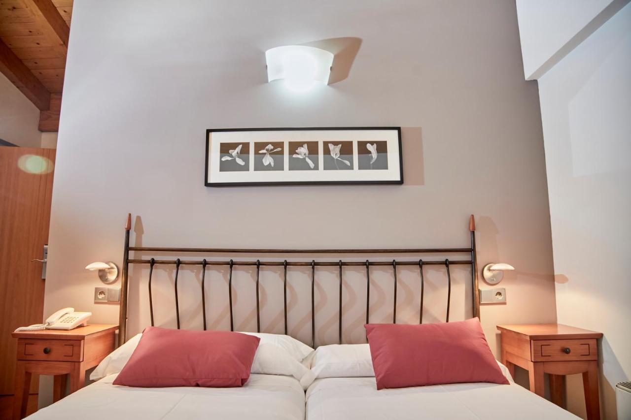 Hotel Casa Azcona Zizur Mayor Esterno foto