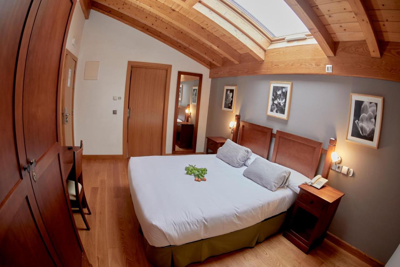 Hotel Casa Azcona Zizur Mayor Esterno foto