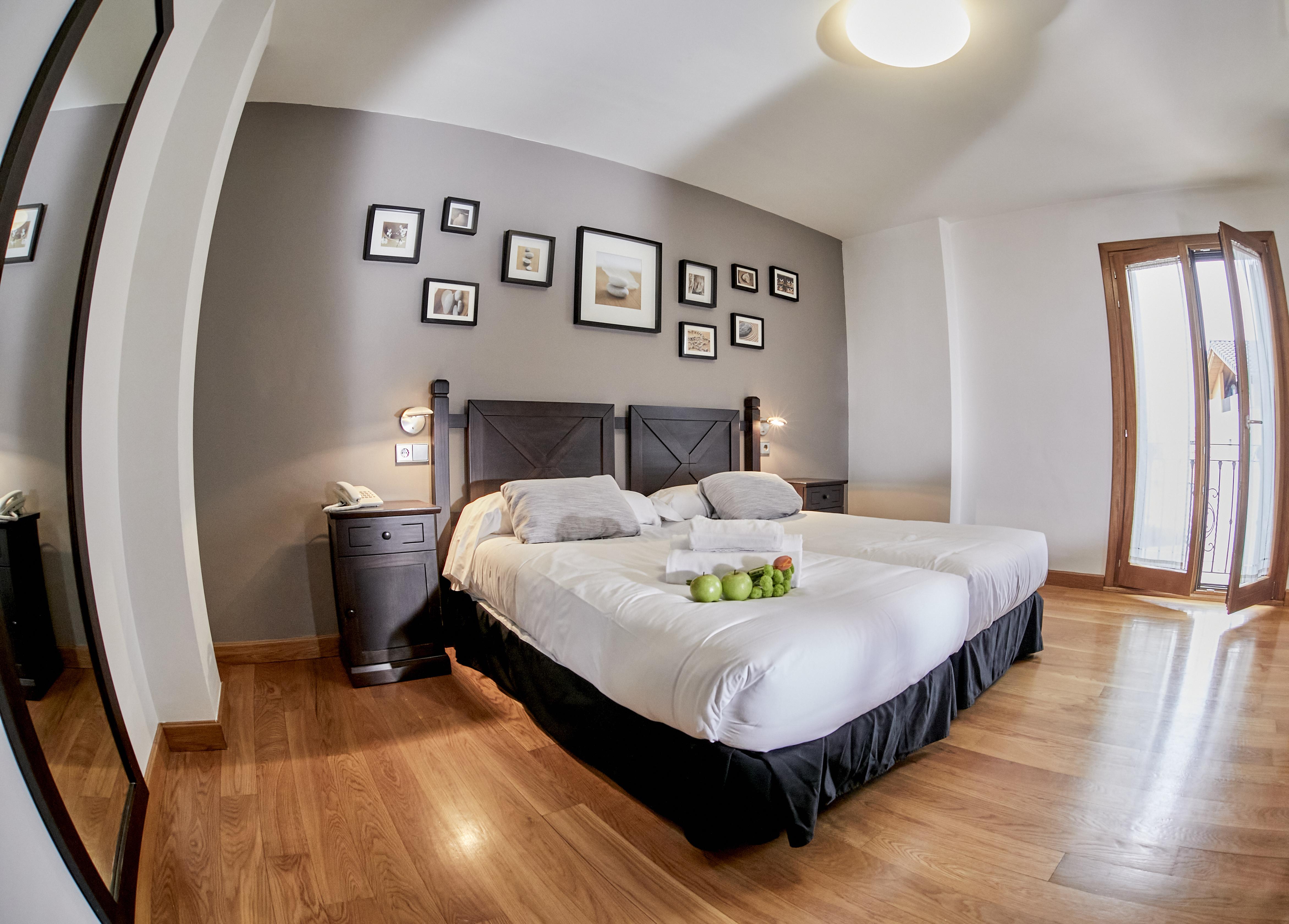 Hotel Casa Azcona Zizur Mayor Esterno foto
